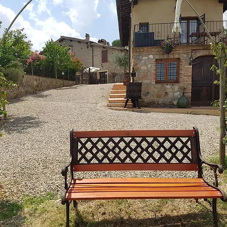 Podere Vigna Del Sole Фермерский дом *